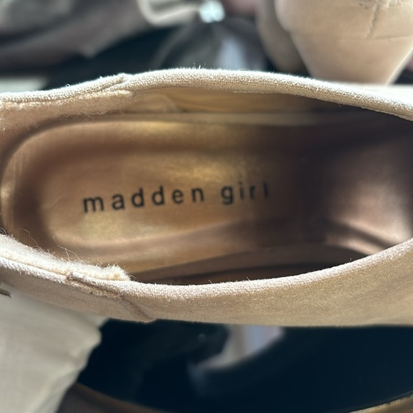 2/$30 Madden girl faux suede ankle booties size 7 - Picture 8 of 9